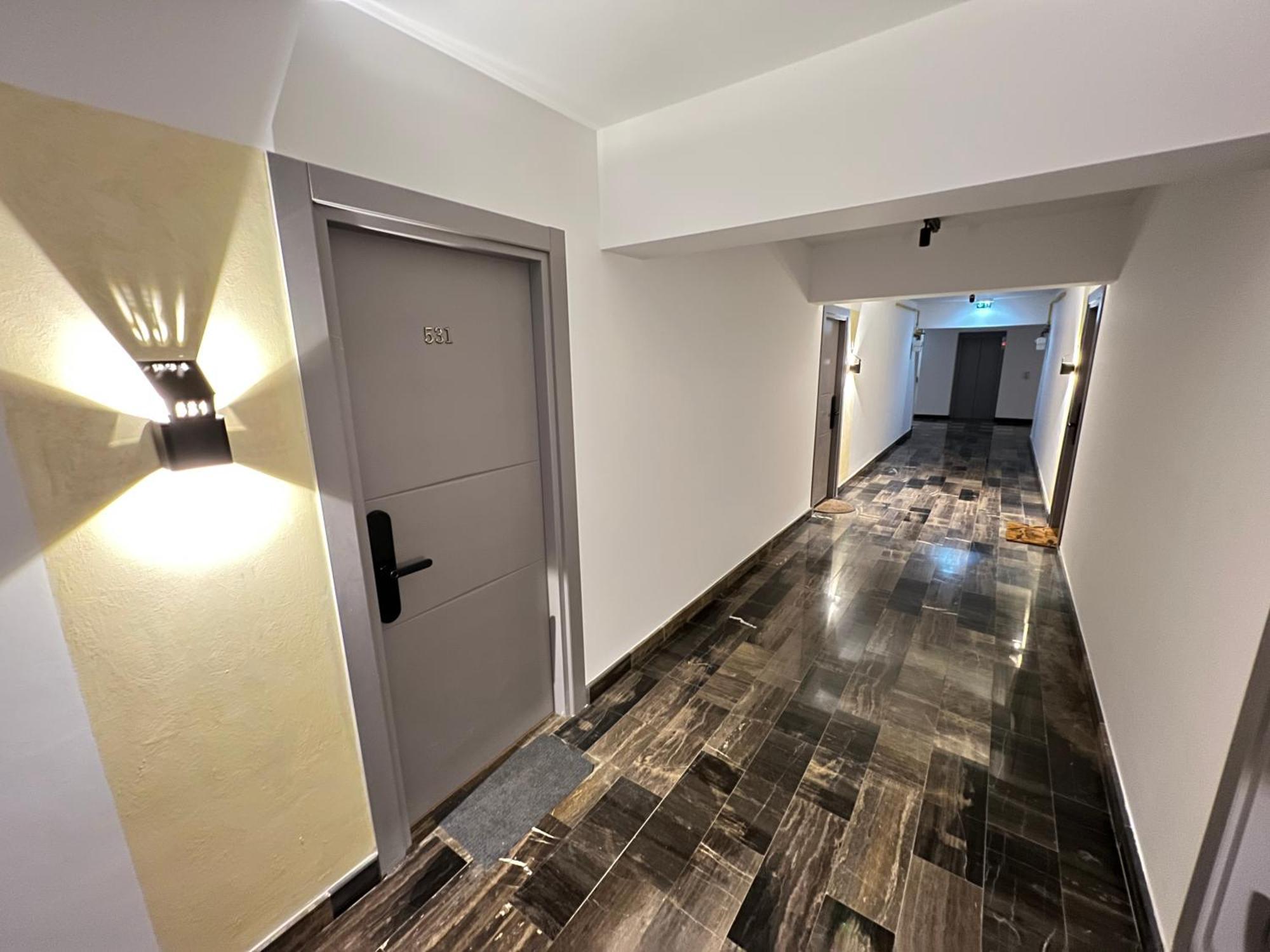 יאשי Airport Flyhub Chic Apartment מראה חיצוני תמונה